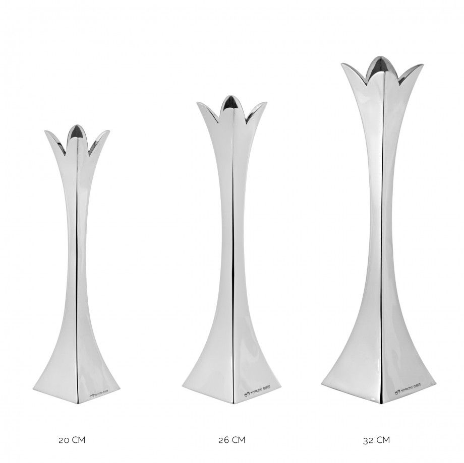 Solitaire Vase Bloom