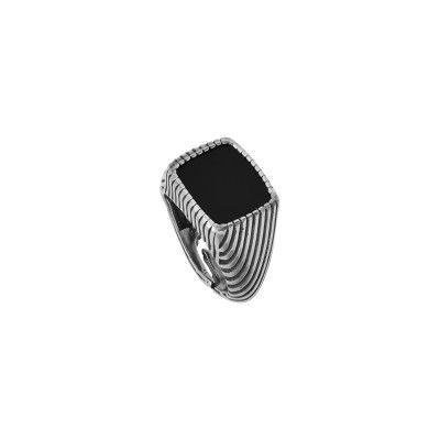 Ring with Lines and Onix Ring with Lines and Onix