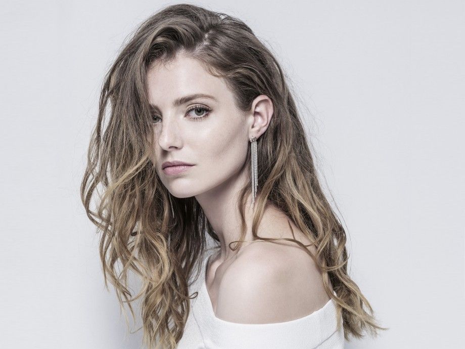 Colar Tri�ngulo II By a Thread