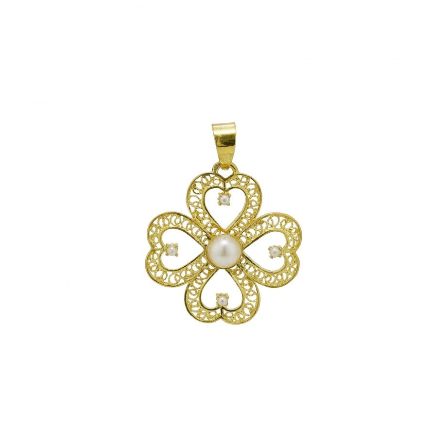 Clover with Pearl Pendant